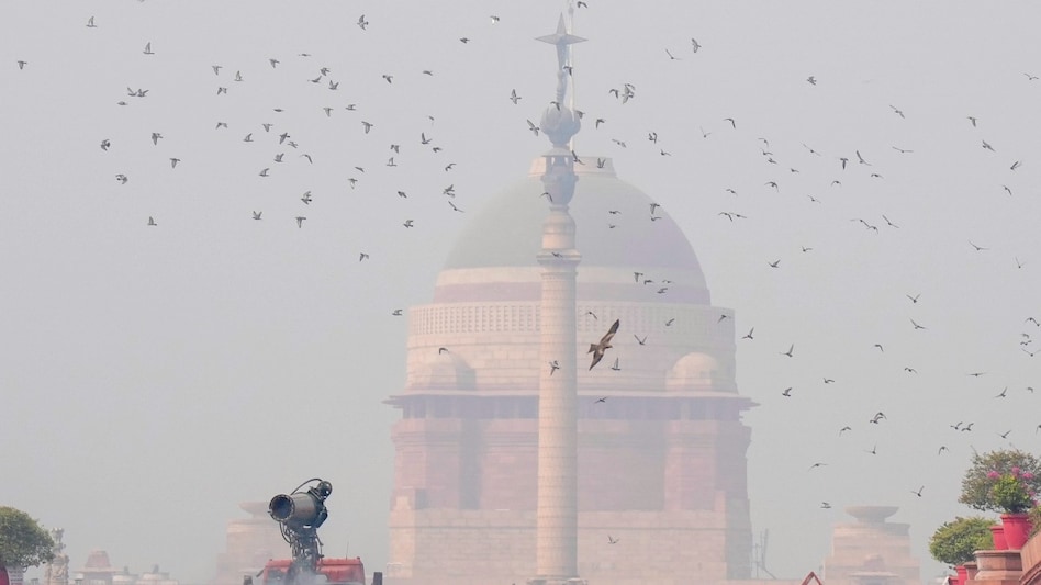 Delhi air quality remains in the severe category on Friday Delhi air quality remains in the severe category on Friday