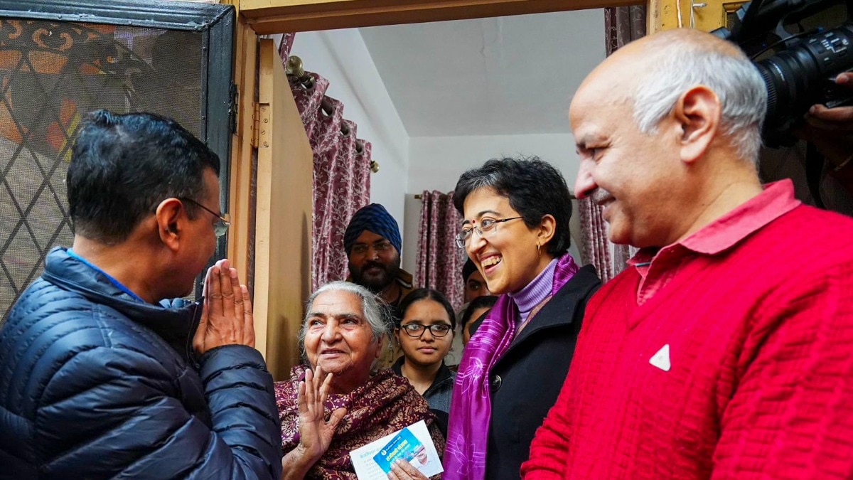 Arvind Kejriwal, Atishi, Manish Sisodia during registration process for 'Saneevani Yojana' Arvind Kejriwal, Atishi, Manish Sisodia during registration process for 'Saneevani Yojana'