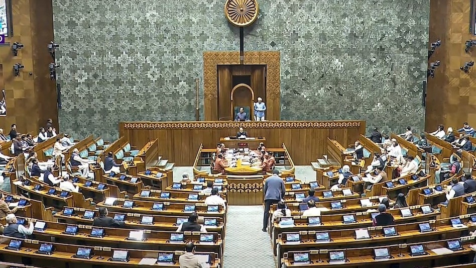 Man sets himself on fire outside Parliament, motive unknown Man sets himself on fire outside Parliament, motive unknown