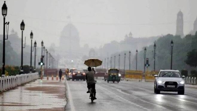 Heavy rain lashes Delhi NCR Heavy rain lashes Delhi NCR