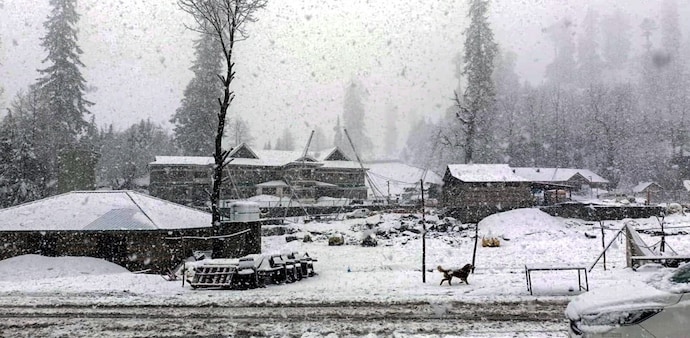 Manali: Fresh snowfall seen in Solang Nala area near Manali on Friday, December 27, 2024. (PTI Photo) Manali: Fresh snowfall seen in Solang Nala area near Manali on Friday, December 27, 2024. (PTI Photo)
