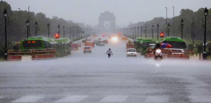 Continuous snowfall in Uttarakhand has blocked major routes, including the Badrinath and Joshimath-Niti highways, leaving hill stations like Auli and Hemkund Sahib isolated. Continuous snowfall in Uttarakhand has blocked major routes, including the Badrinath and Joshimath-Niti highways, leaving hill stations like Auli and Hemkund Sahib isolated.