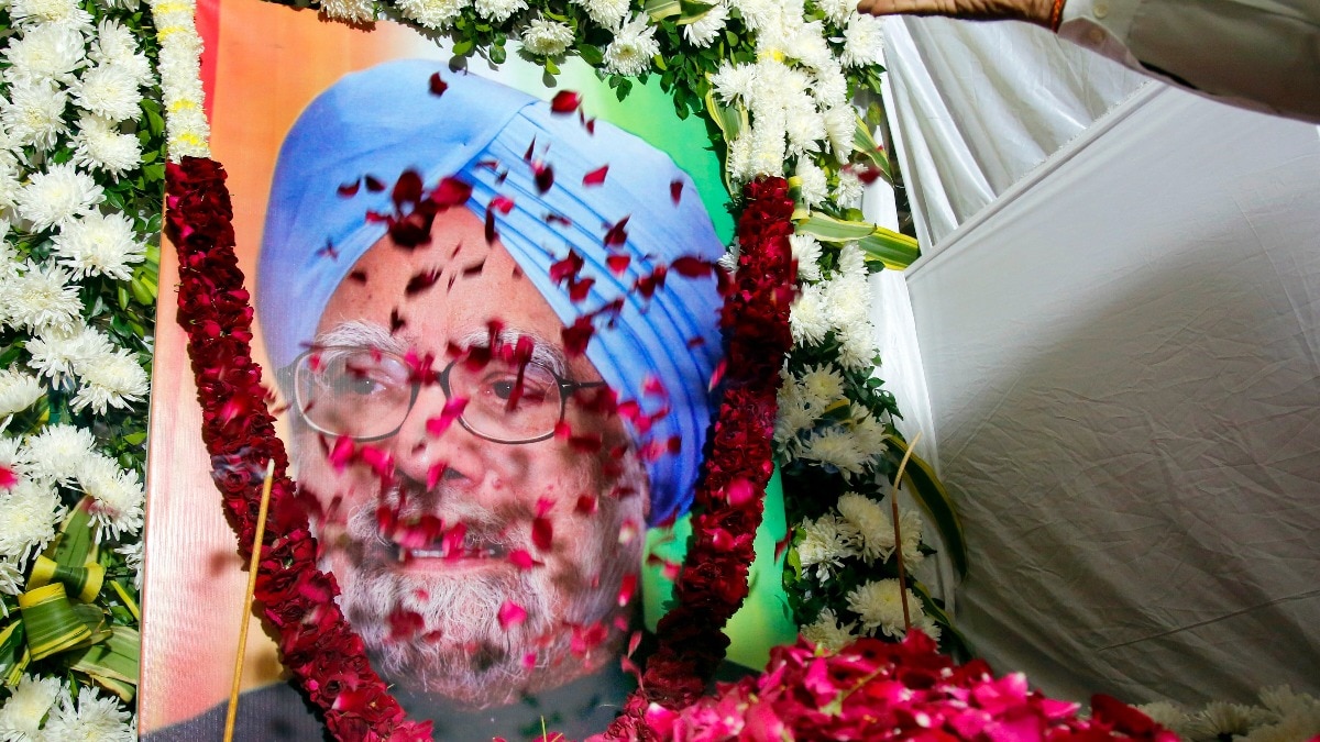 On December 26 night, Manmohan Singh passed away at the age of 92 in Delhi's AIIMS Hospital. On December 26 night, Manmohan Singh passed away at the age of 92 in Delhi's AIIMS Hospital.