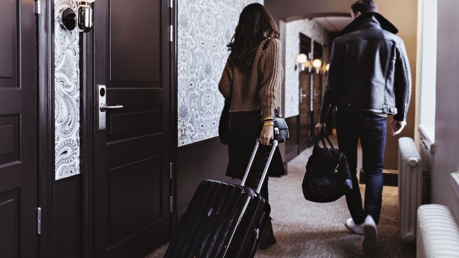 Professionals suggest that couples contemplating divorce should emphasize employing a mature and amicable approach, aiming to reach a prompt and respectful resolution. Professionals suggest that couples contemplating divorce should emphasize employing a mature and amicable approach, aiming to reach a prompt and respectful resolution.