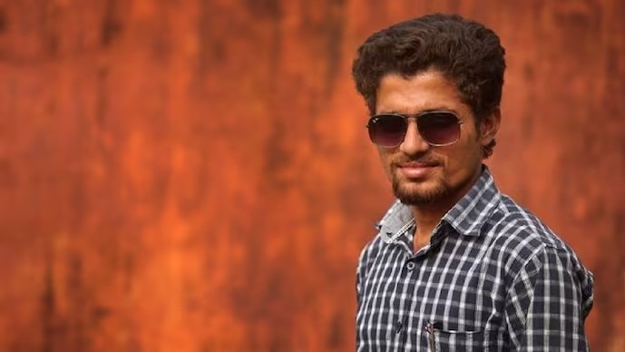 Mukesh had recently uncovered alleged corruption in a road construction project worth Rs 120 crore, which was intended to connect Gangalur and Hiroli in the Bastar region. Mukesh had recently uncovered alleged corruption in a road construction project worth Rs 120 crore, which was intended to connect Gangalur and Hiroli in the Bastar region.