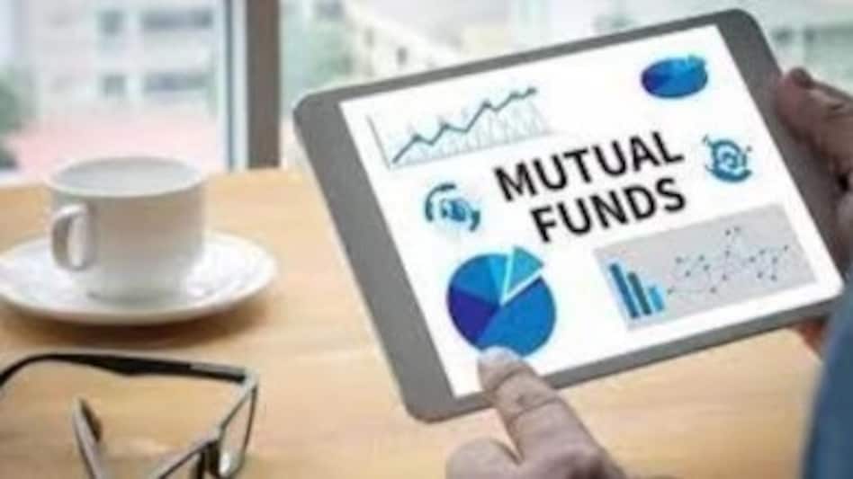 Currently, debt mutual funds are categorized as short-term capital assets and are subject to relevant tax rates irrespective of the duration of holding. Currently, debt mutual funds are categorized as short-term capital assets and are subject to relevant tax rates irrespective of the duration of holding.