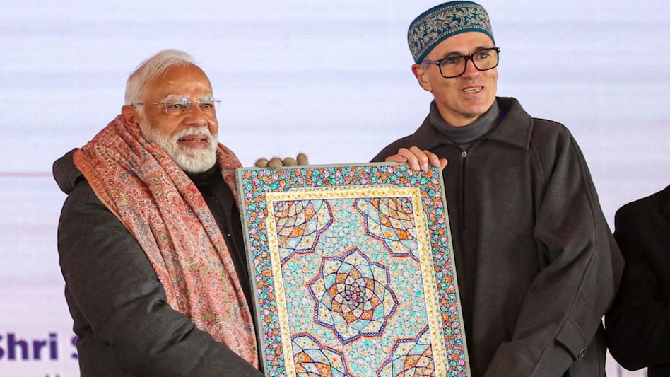 Omar Abdullah Praises Modi, Stirs INDIA Bloc Omar Abdullah Praises Modi, Stirs INDIA Bloc