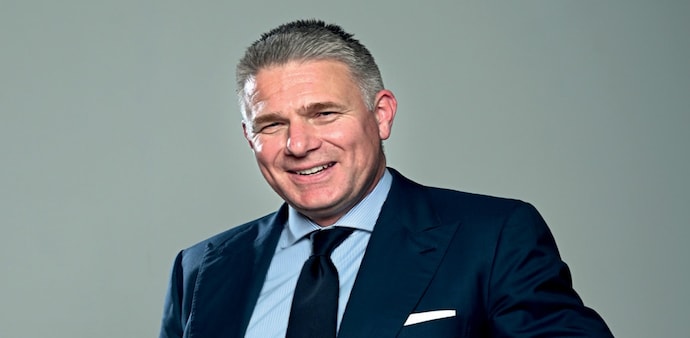 Paul Uren, Head of Investment Banking (Asia-Pacific), J. P. Morgan Paul Uren, Head of Investment Banking (Asia-Pacific), J. P. Morgan
