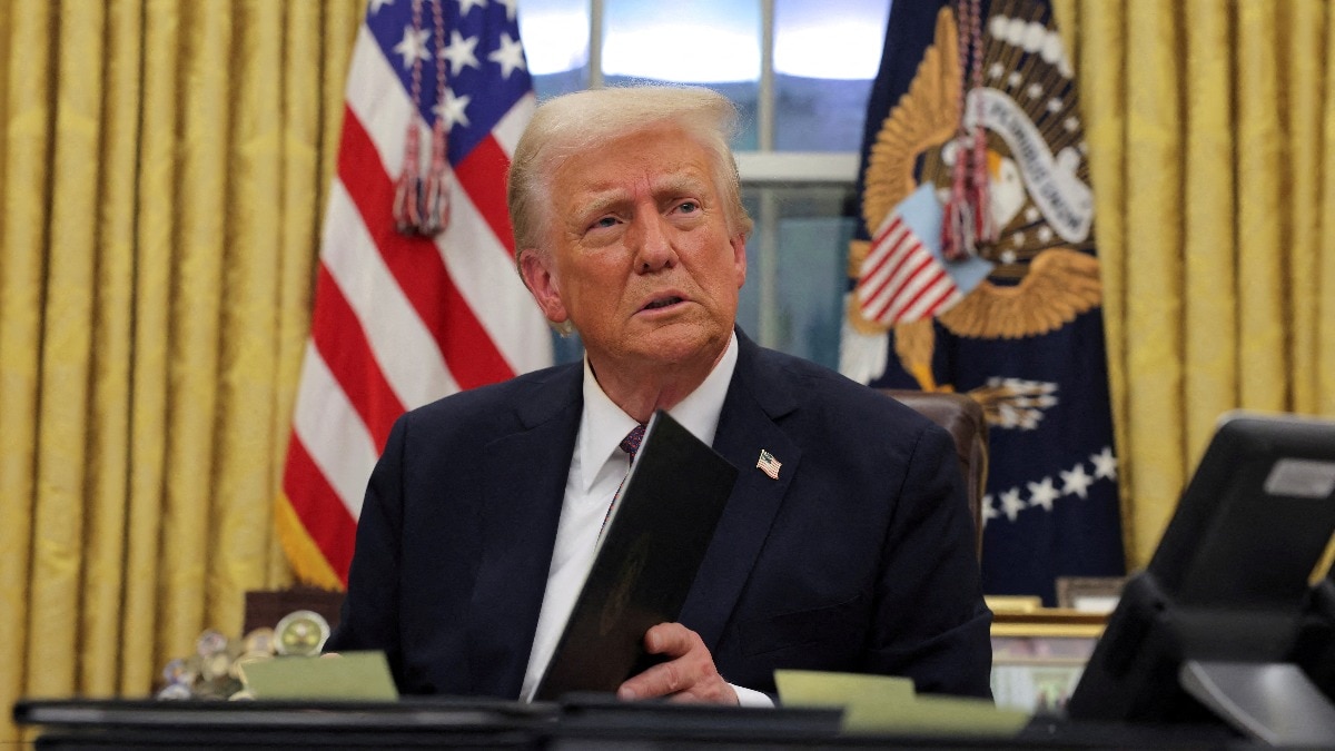 US President Donald Trump says he like both sides of the H-1B visa argument US President Donald Trump says he like both sides of the H-1B visa argument