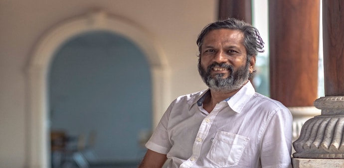 Vembu defended Kamakoti’s remarks by highlighting global interest in practices like fecal transplants, which are derived from traditional knowledge. Vembu defended Kamakoti’s remarks by highlighting global interest in practices like fecal transplants, which are derived from traditional knowledge.