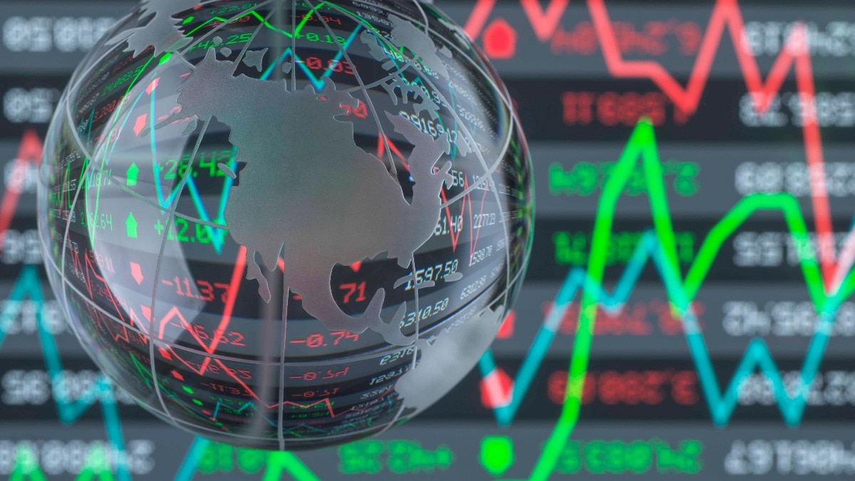 In the most extreme scenario, a complete decoupling between Eastern and Western blocs could cause global GDP to shrink by up to 5% and inflation to rise by over 5%. In the most extreme scenario, a complete decoupling between Eastern and Western blocs could cause global GDP to shrink by up to 5% and inflation to rise by over 5%.