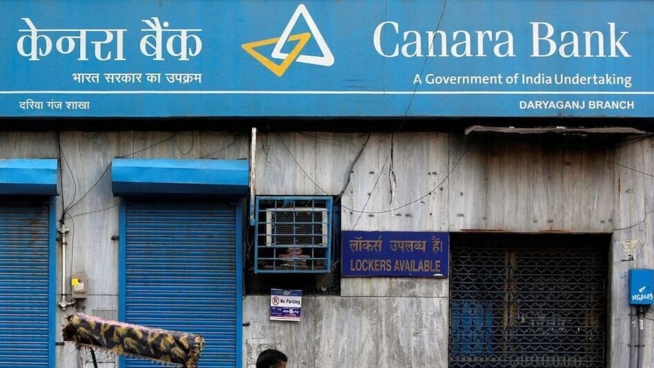 Shares of Canara Bank dropped about 1.5 per cent in the early trading to Rs 95.30 on Monday, with its total market capitalization of the state-run lender managed to hold Rs 87,500 crore. Shares of Canara Bank dropped about 1.5 per cent in the early trading to Rs 95.30 on Monday, with its total market capitalization of the state-run lender managed to hold Rs 87,500 crore.