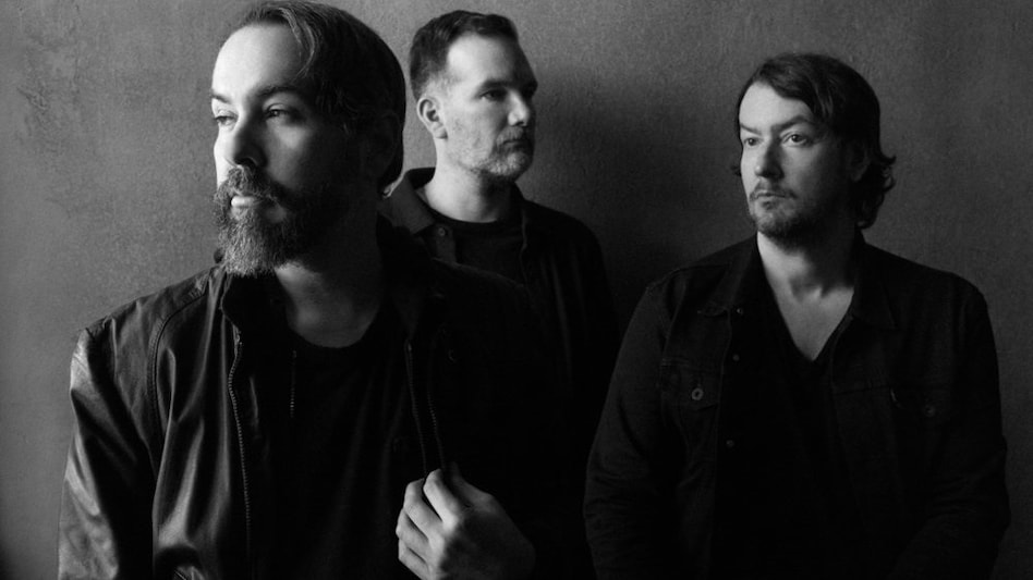 Cigarettes After Sex, with its black and white silhouette visuals, has captivated audiences worldwide with its evocative, melancholic sound. Cigarettes After Sex, with its black and white silhouette visuals, has captivated audiences worldwide with its evocative, melancholic sound.