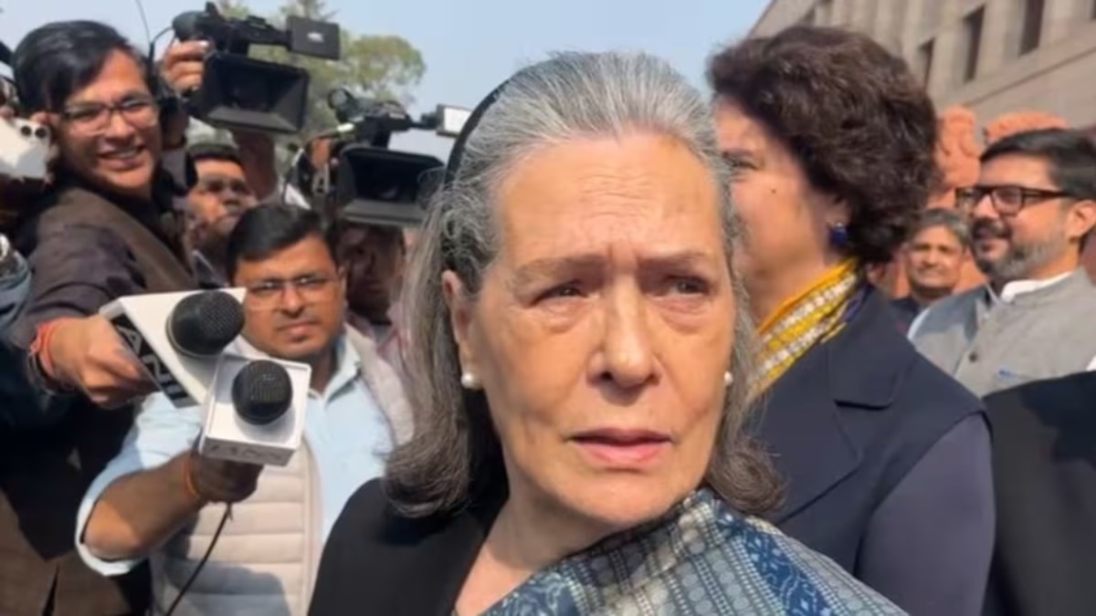 After the President’s speech, Sonia Gandhi, Rahul Gandhi and Priyanka Gandhi Vadra were seen addressing the media on the President's speech. After the President’s speech, Sonia Gandhi, Rahul Gandhi and Priyanka Gandhi Vadra were seen addressing the media on the President's speech.