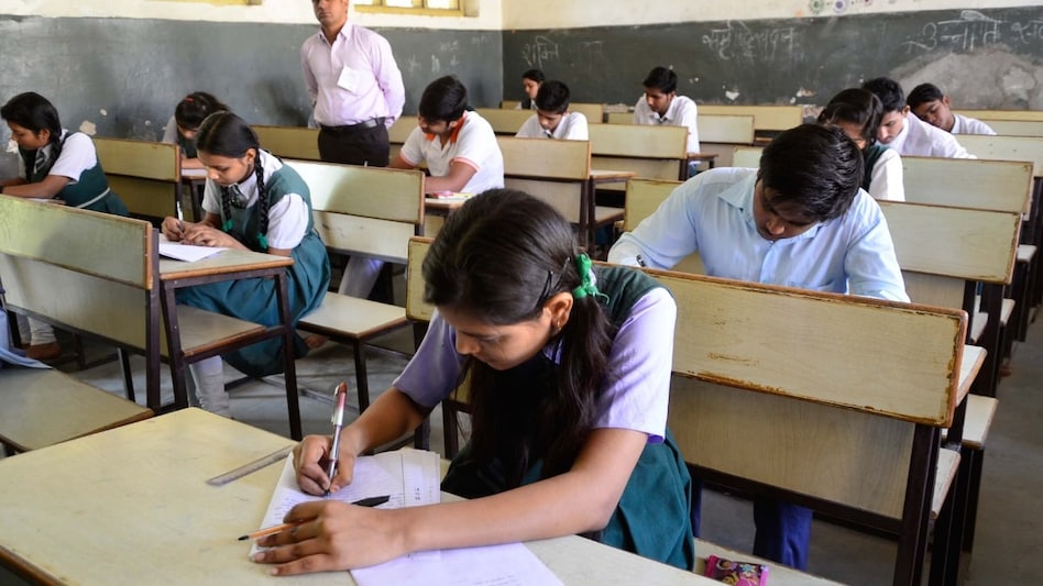 CBSE class 10, 12 exams: These items are prohibited at exam centres, board to invoke 2-year ban otherwise CBSE class 10, 12 exams: These items are prohibited at exam centres, board to invoke 2-year ban otherwise