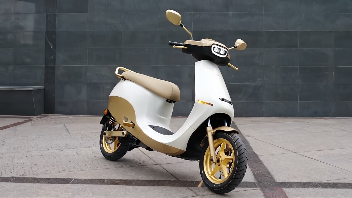 Ola Electric's revenue from operations slipped 19.36 per cent to Rs 1,045 crore in Q3 FY25 from Rs 1,296 crore in the corresponding period last year. Ola Electric's revenue from operations slipped 19.36 per cent to Rs 1,045 crore in Q3 FY25 from Rs 1,296 crore in the corresponding period last year.