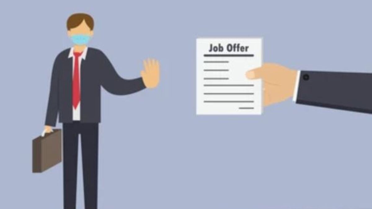 The discussion continued with users debating whether internship experience should count as work experience, while others dismissed the post as “clickbait.” The discussion continued with users debating whether internship experience should count as work experience, while others dismissed the post as “clickbait.”