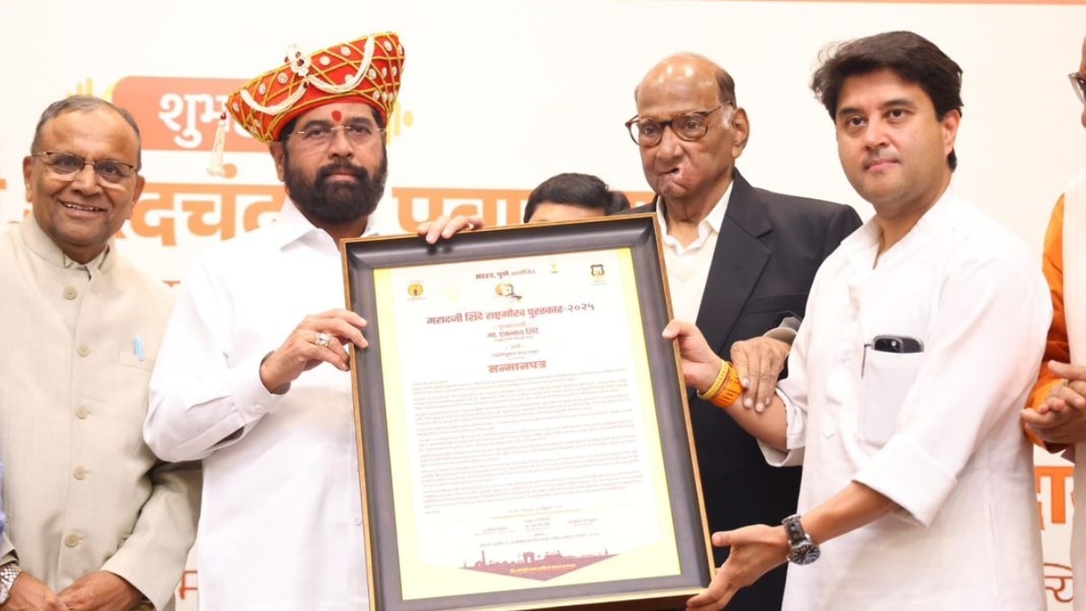 Rift deepens in Maha Vikas Aghadi as Sharad Pawar praises Eknath Shinde Rift deepens in Maha Vikas Aghadi as Sharad Pawar praises Eknath Shinde