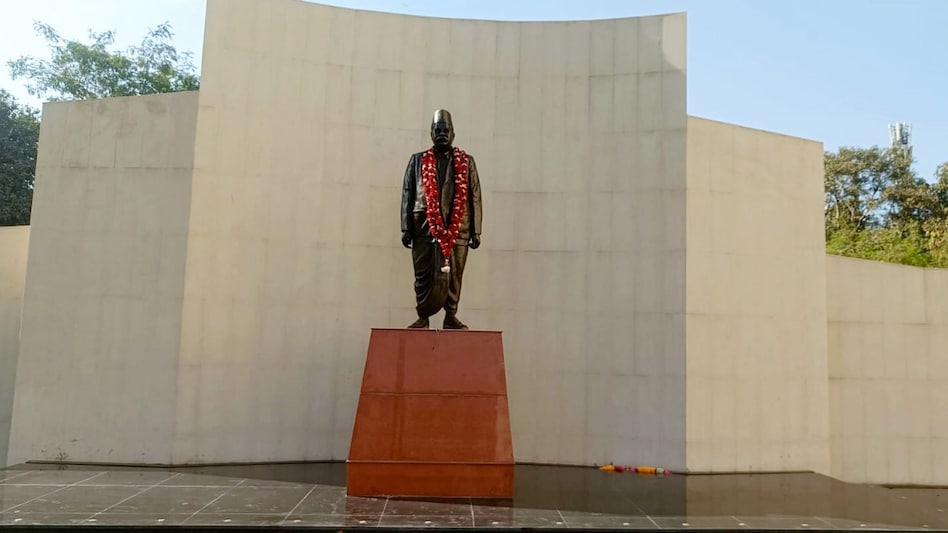 A statue of the RSS founder Keshav Baliram Hedgewar has also been installed between the Prerna and Archana towers. A statue of the RSS founder Keshav Baliram Hedgewar has also been installed between the Prerna and Archana towers.