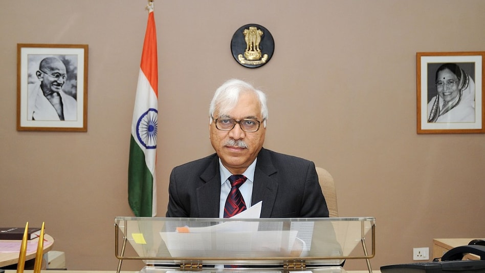 SY Quraishi served as 17th Chief Election Commissioner of India from 30 July 2010 to 10 June 2012. SY Quraishi served as 17th Chief Election Commissioner of India from 30 July 2010 to 10 June 2012.