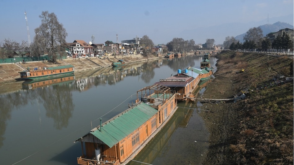 MeT warns of water crisis in Kashmir (Image: Kashmir Observer) MeT warns of water crisis in Kashmir (Image: Kashmir Observer)