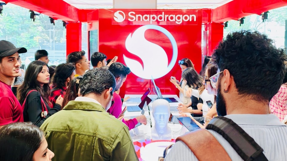 Snapdragon Experience Zone at Croma Juhu Snapdragon Experience Zone at Croma Juhu