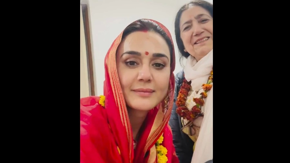 Preity Zinta with her mom Preity Zinta with her mom