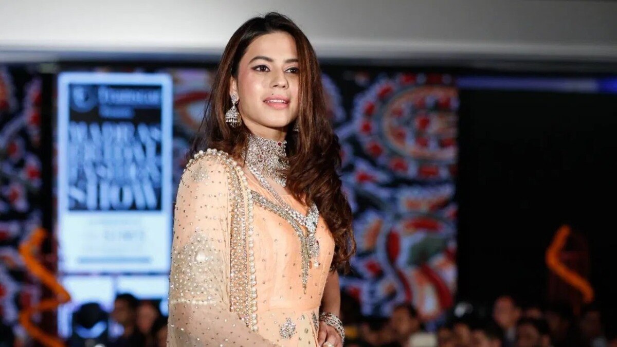 Ranya Rao began her acting career in 2014 with the Kannada film "Maanikya," starring opposite Kannada superstar Sudeep. Ranya Rao began her acting career in 2014 with the Kannada film "Maanikya," starring opposite Kannada superstar Sudeep.