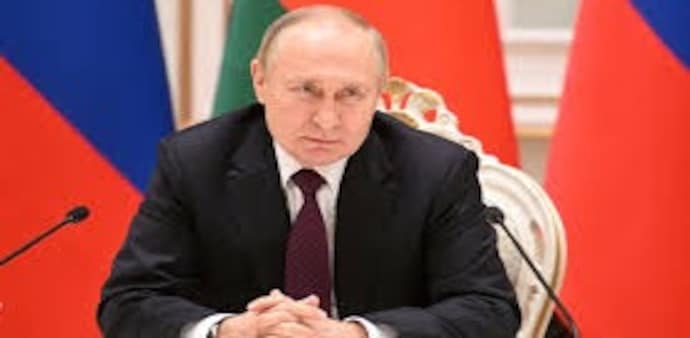US President Donald Trump warned his Russian counterpart, Vladimir Putin, of "devastating" sanctions if Moscow refused a deal on a ceasefire. US President Donald Trump warned his Russian counterpart, Vladimir Putin, of "devastating" sanctions if Moscow refused a deal on a ceasefire.
