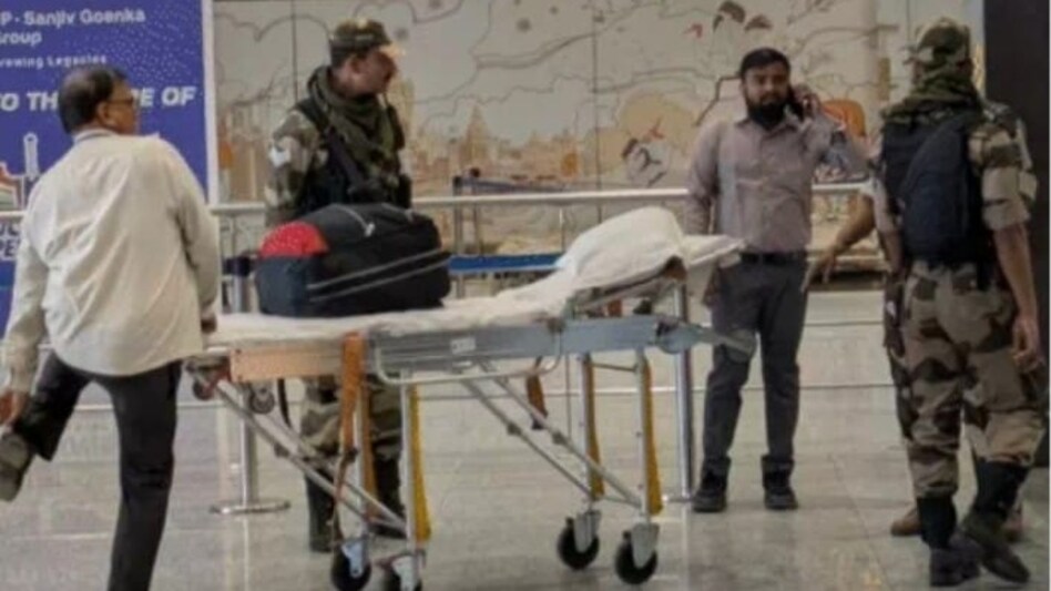 Air India flyer dies midair with seatbelt still fastened; cause pending postmortem report Air India flyer dies midair with seatbelt still fastened; cause pending postmortem report