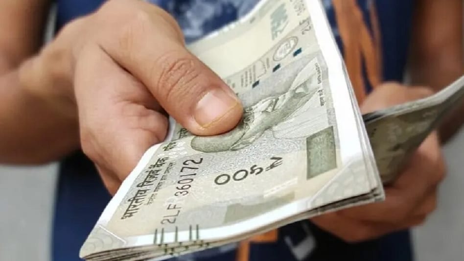 Highlighting this, a financial advisor cautioned against large cash transactions. Highlighting this, a financial advisor cautioned against large cash transactions.