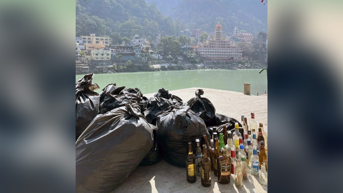 Liquor bottles dumped in Ganga at Rishikesh spark outrage: ‘This ugliness must stop’ Liquor bottles dumped in Ganga at Rishikesh spark outrage: ‘This ugliness must stop’
