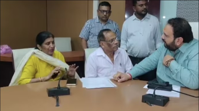 Gujarat-based engineer detained in Qatar; Indian Embassy in touch with family Family of Gujarat engineer detained in Qatar seeks help from Vadodara MP Hemang Joshi