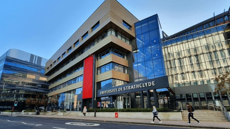 The scholarships are aimed at easing tuition costs for students joining on-campus courses in the Faculty of Engineering. The scholarships are aimed at easing tuition costs for students joining on-campus courses in the Faculty of Engineering.