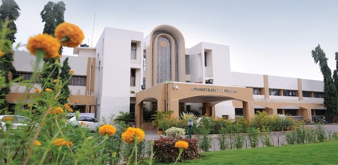 Hyderabad University students protest against land takeoverHyderabad University students protest against land takeover Hyderabad University students protest against land takeoverHyderabad University students protest against land takeover