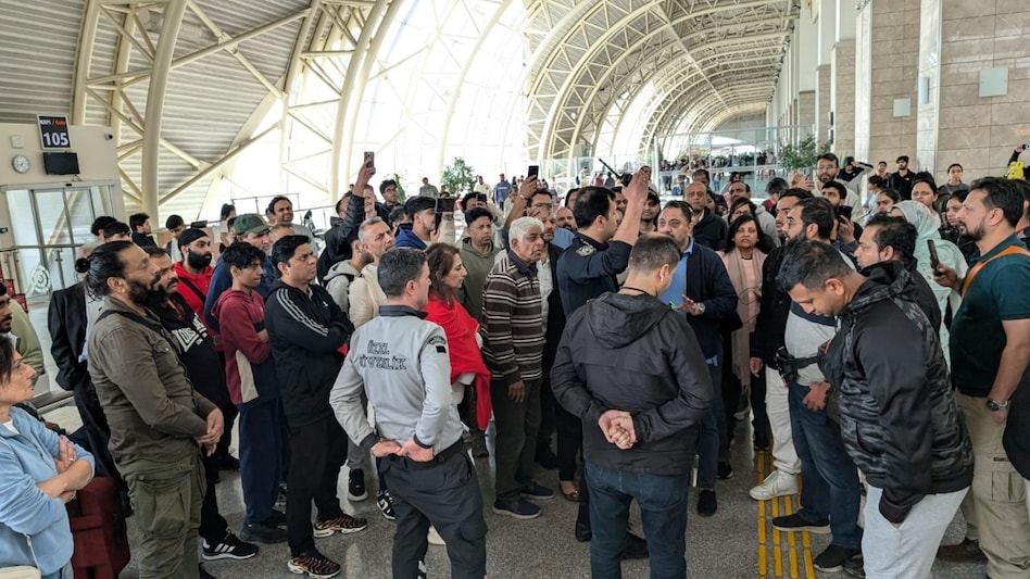 Mumbai-bound Virgin Atlantic flight diverted; passengers stranded in harsh Turkish outpost (Source/X) Mumbai-bound Virgin Atlantic flight diverted; passengers stranded in harsh Turkish outpost (Source/X)