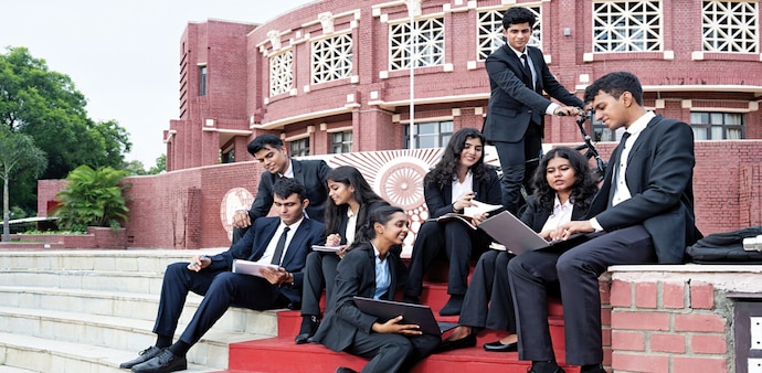The highest average salary was in IIM-B, and the lowest in NMIMS, Mumbai The highest average salary was in IIM-B, and the lowest in NMIMS, Mumbai