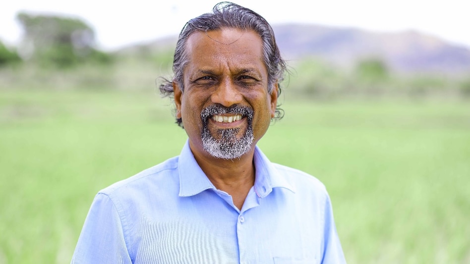 Vembu suggests a “CSR-like obligation” to fund R&D, along with quick write-offs for R&D-related capital spending. Vembu suggests a “CSR-like obligation” to fund R&D, along with quick write-offs for R&D-related capital spending.