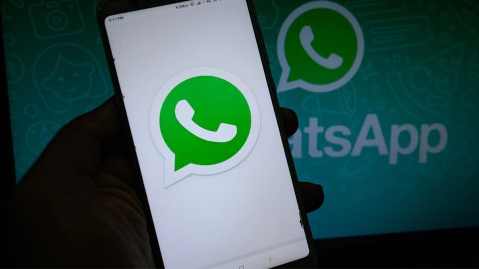WhatsApp experiments with mute and privacy controls for Android calls WhatsApp experiments with mute and privacy controls for Android calls
