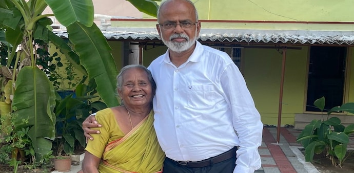 The photo A Velumani shared on X The photo A Velumani shared on X