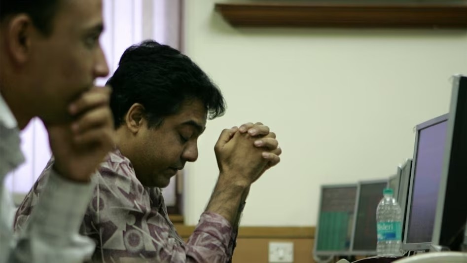 In India, the Sensex crashed over 60% between January and October 2008, from a high of 21,206 to a low of 8,160. In India, the Sensex crashed over 60% between January and October 2008, from a high of 21,206 to a low of 8,160.