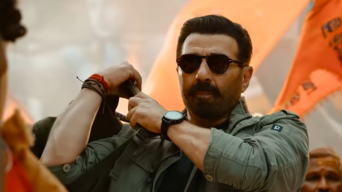 The film opened to overwhelmingly positive reviews from Sunny Deol fans and the moviegoers alike. The film opened to overwhelmingly positive reviews from Sunny Deol fans and the moviegoers alike.