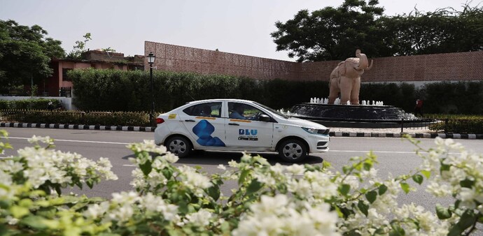 Sebi flagged fund diversion by BluSmart founders Anmol Singh Jaggi & Puneet Singh Jaggi, leading to operational halt at EV ride-hailing firm. Sebi flagged fund diversion by BluSmart founders Anmol Singh Jaggi & Puneet Singh Jaggi, leading to operational halt at EV ride-hailing firm.