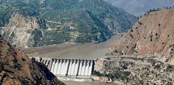 80% of Pakistan’s cultivated land—about 16 million hectares—relies on water from the Indus system. 80% of Pakistan’s cultivated land—about 16 million hectares—relies on water from the Indus system.