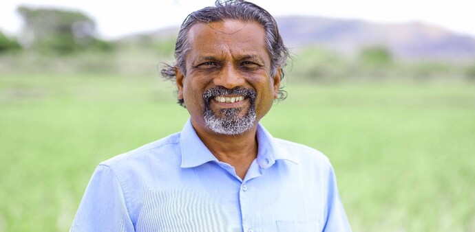 Vembu argued that bloated IT systems created massive inefficiencies, much of which were outsourced to Indian IT services firms. Vembu argued that bloated IT systems created massive inefficiencies, much of which were outsourced to Indian IT services firms.