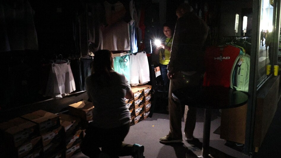 Multiple Spanish media outlets quoted a senior director at Red Eléctrica saying it could take "between six and ten" hours to restore full energy supplies across Spain. Multiple Spanish media outlets quoted a senior director at Red Eléctrica saying it could take "between six and ten" hours to restore full energy supplies across Spain.