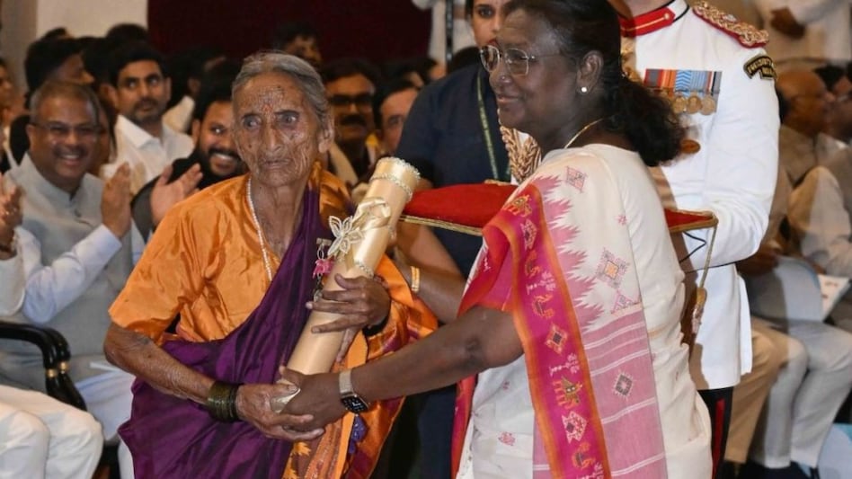 Padma Shri award to 96-year-old puppeteer Bhimavva Doddabalappa Shillekyathara Padma Shri award to 96-year-old puppeteer Bhimavva Doddabalappa Shillekyathara