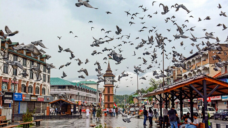 Srinagar hotel rates crash 22% after Pahalgam Srinagar hotel rates crash 22% after Pahalgam