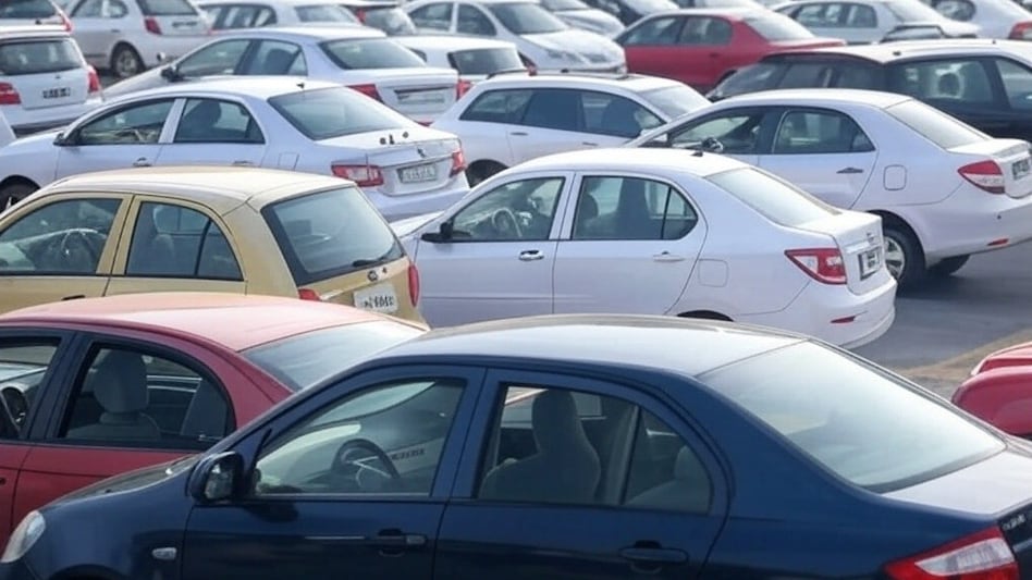 Compare this with other metros: In Bandra, a slot sells for ₹5–₹20 lakh. In Delhi’s Lutyens zone, ₹4–₹15 lakh. In Bengaluru’s Whitefield and Koramangala, ₹3–₹12 lakh. In Ahmedabad or Kolkata, as little as ₹2.5 lakh. Compare this with other metros: In Bandra, a slot sells for ₹5–₹20 lakh. In Delhi’s Lutyens zone, ₹4–₹15 lakh. In Bengaluru’s Whitefield and Koramangala, ₹3–₹12 lakh. In Ahmedabad or Kolkata, as little as ₹2.5 lakh.