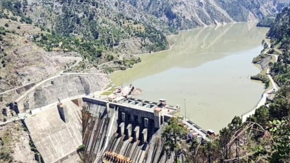 People living along the Chenab reported a surge in water levels from May 1 to May 3, confirming reservoir discharge. People living along the Chenab reported a surge in water levels from May 1 to May 3, confirming reservoir discharge.